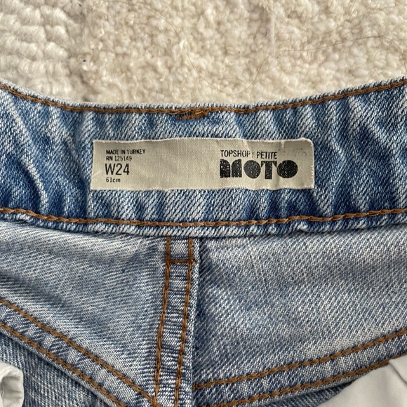 ADORABLE jean shorts! From TopShop Petite - Picture 3 of 3